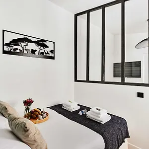 cosy-studio-1br2p-tour-eiffel-champs-de-mars-19b.fr-paris.fr/