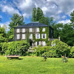 Chalet Dans Le Parc D'un Manoir Du Xixeme, Angles (Midi-Pyrenees)
